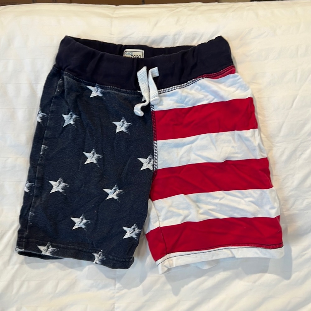 Boys shorts American flag size 4 extra small